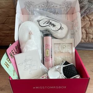 Bridal gift box for bride